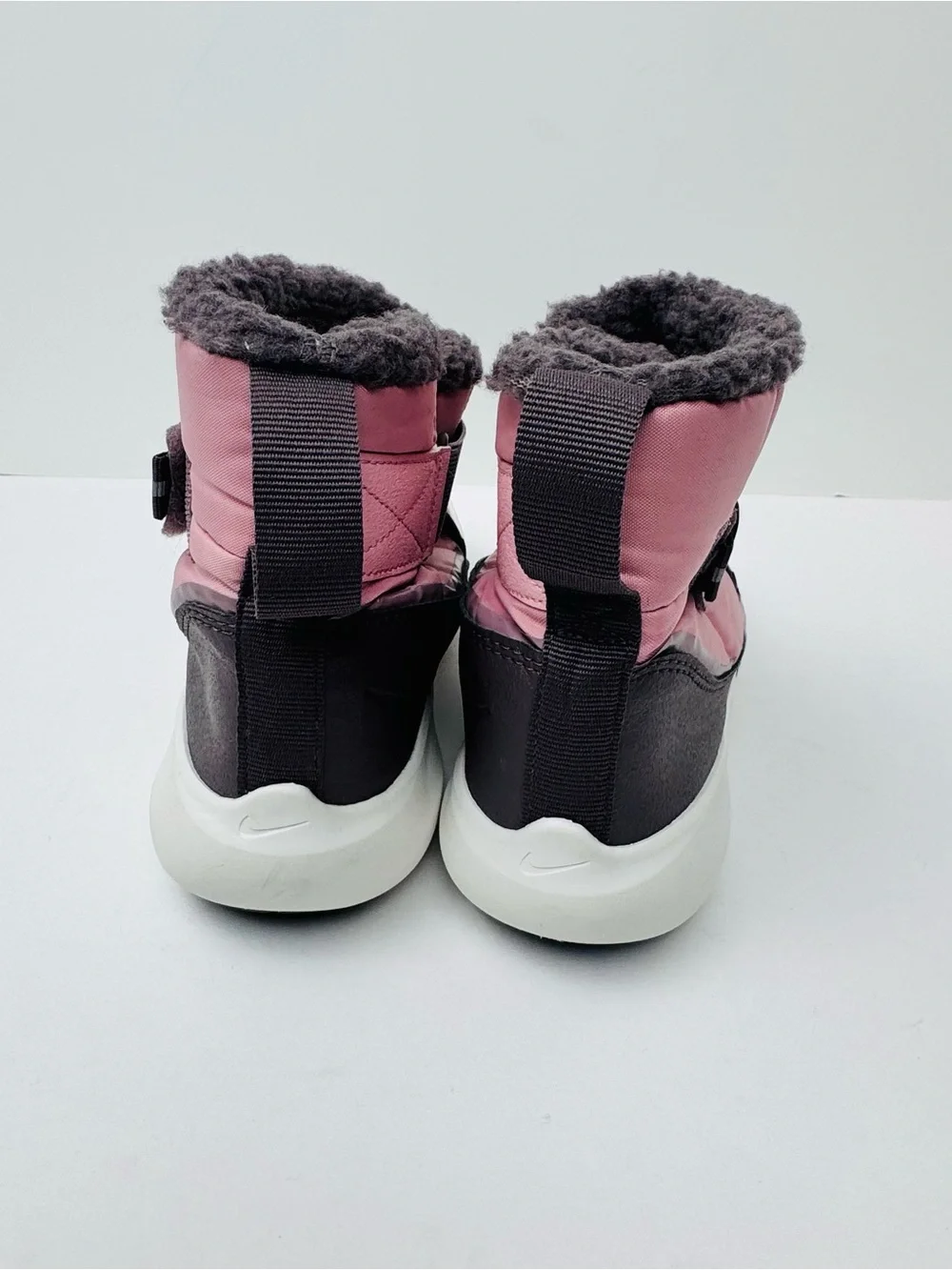Nike Flex Advance boots. Size 3Y. Quilted textile upper with fleece lining. Pink